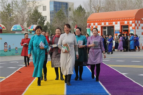 苏尼特右旗蒙古族幼儿园喜迎世界读书日书香