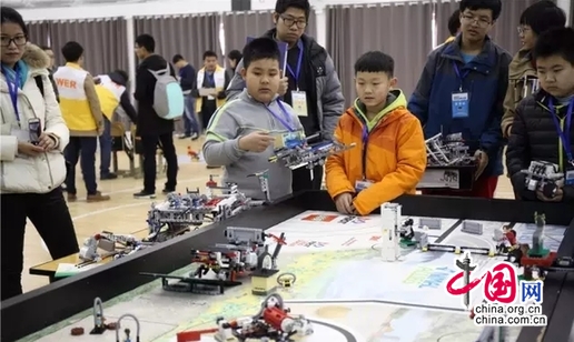 马驹桥镇中心小学在 2017通州区青少年机器人